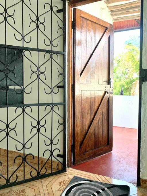 Jambo Diani 1-Bedroom Apartment Close To The Beach شاطئ دياني المظهر الخارجي الصورة